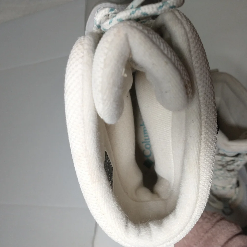 Columbia stay warm